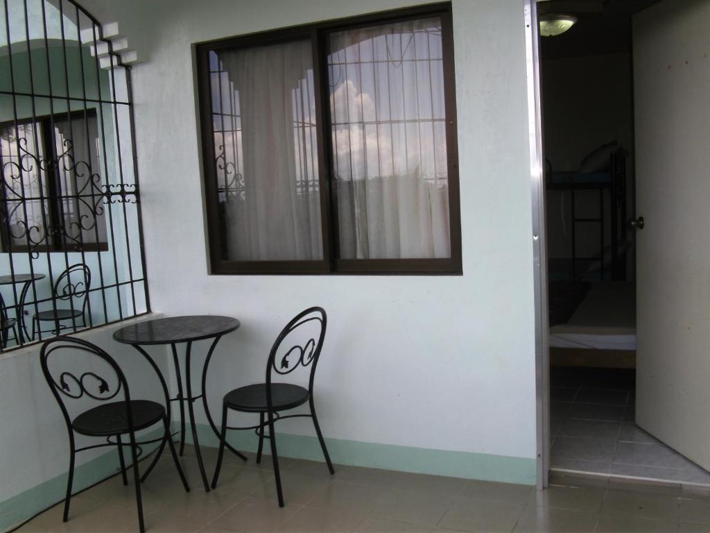 Royal Taal Inn Tagaytay City Δωμάτιο φωτογραφία