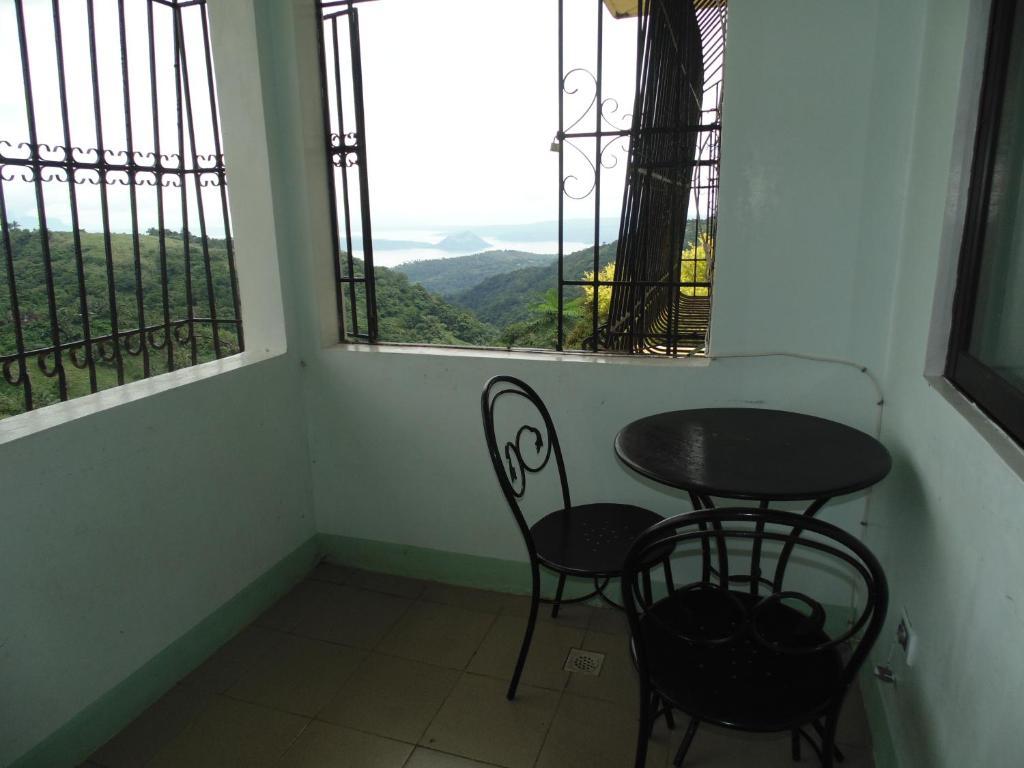 Royal Taal Inn Tagaytay City Δωμάτιο φωτογραφία