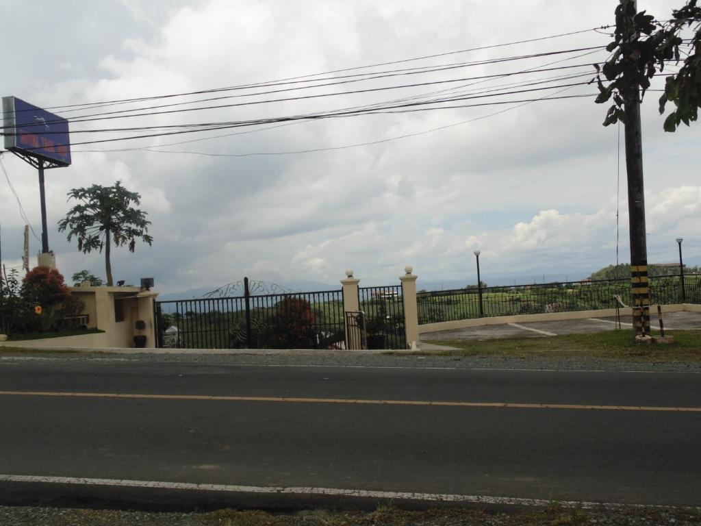 Royal Taal Inn Tagaytay City Δωμάτιο φωτογραφία