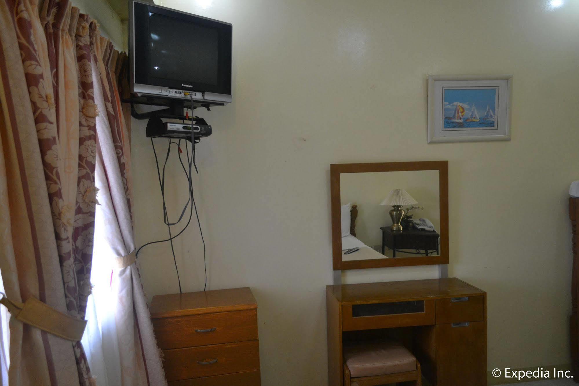Royal Taal Inn Tagaytay City Εξωτερικό φωτογραφία