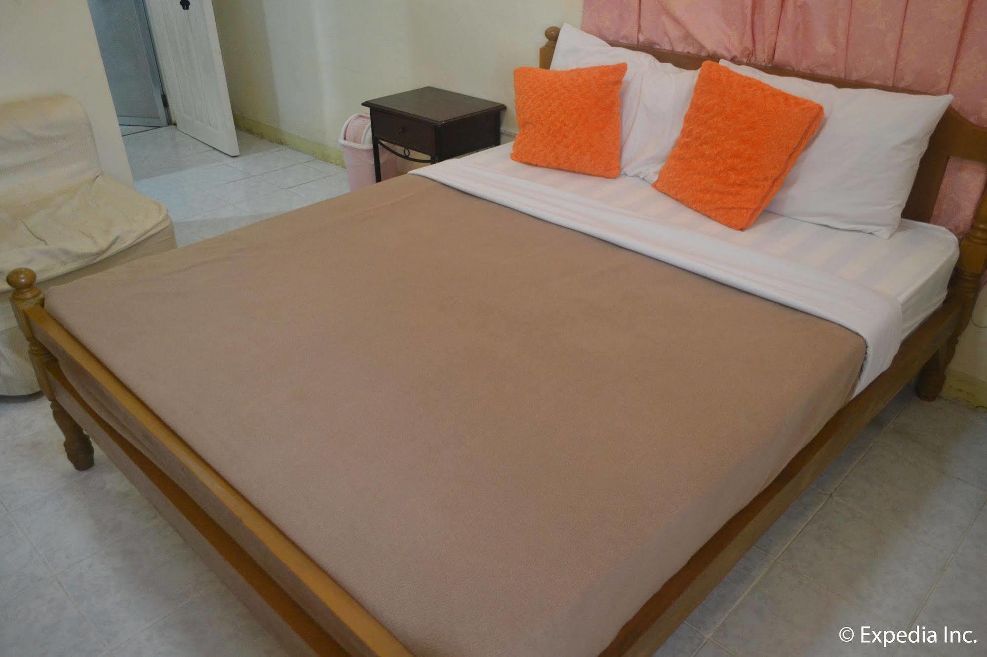 Royal Taal Inn Tagaytay City Εξωτερικό φωτογραφία