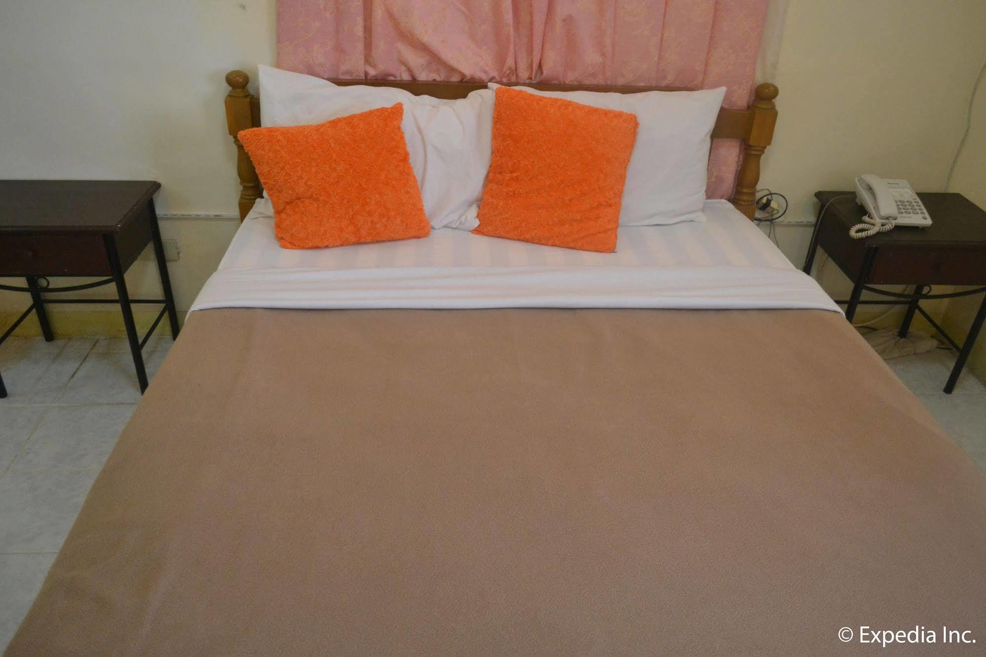 Royal Taal Inn Tagaytay City Εξωτερικό φωτογραφία