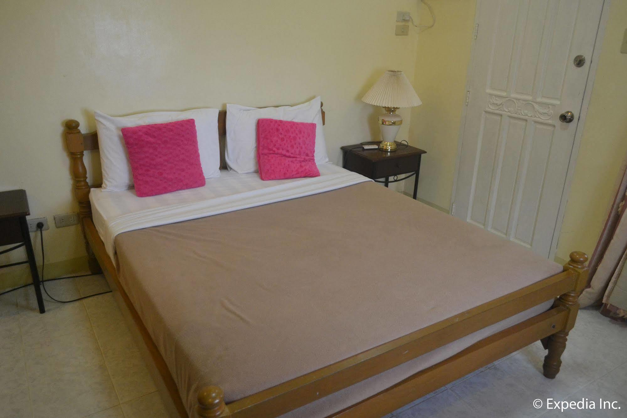Royal Taal Inn Tagaytay City Εξωτερικό φωτογραφία
